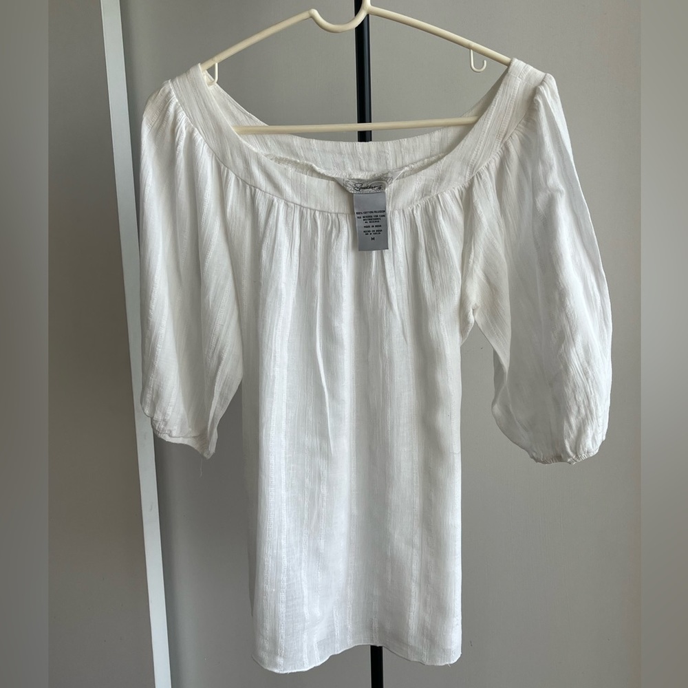 Speechless Brand like new blouse top 100% cotton scoop neck white short sleeve M